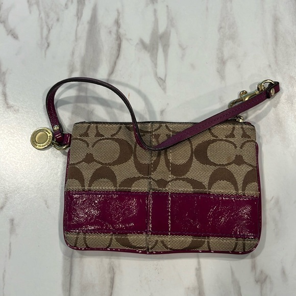 Coach Handbags - Coach Wristlet